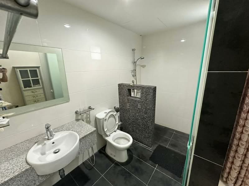 Condominium for Rent at Platino Condominium - Xinnee . - Bathroom - PropertyGuru.com.my