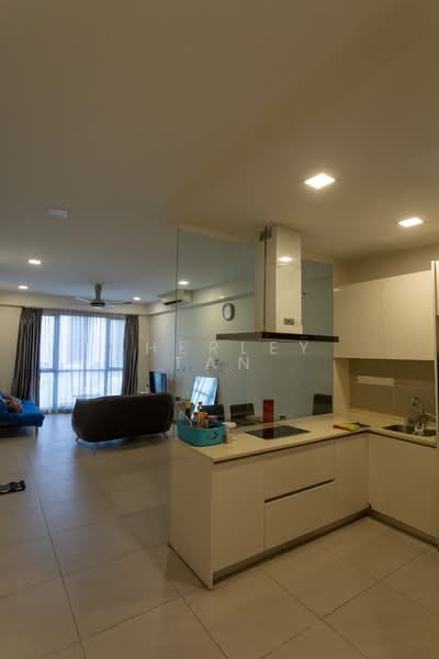 Servis Apartment untuk Disewa di Nova Saujana - Sherley Tan - Living Room - PropertyGuru.com.my