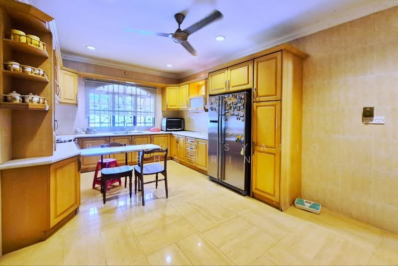 Rumah Banglo untuk Dijual di Seksyen 6 (Kota Damansara) - Absyarie Syafiq Shahrin - Kitchen - PropertyGuru.com.my