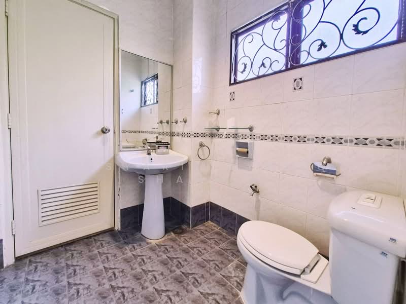 Rumah Banglo untuk Dijual di Seksyen 6 (Kota Damansara) - Absyarie Syafiq Shahrin - Bathroom - PropertyGuru.com.my