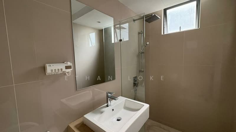 Servis Apartment untuk Disewa di United Point (Residensi Berpadu) - Ethan Loke - Bathroom - PropertyGuru.com.my