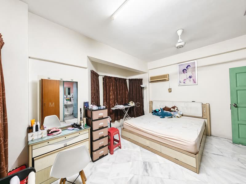 Condominium for Sale at Meadow Park 3 - Melissa Chong - Bedroom - PropertyGuru.com.my