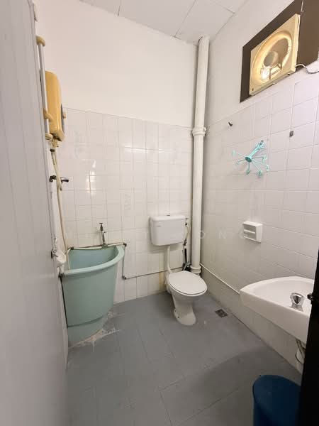 Rumah Teres 2 Tingkat untuk Disewa di Taman Bagan (Butterworth) - Mindy Kong - Bathroom - PropertyGuru.com.my