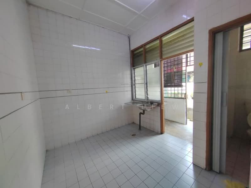 1.5-storey Terraced House for Sale in Bakri (Johor) - Albert Liew - Kitchen - PropertyGuru.com.my