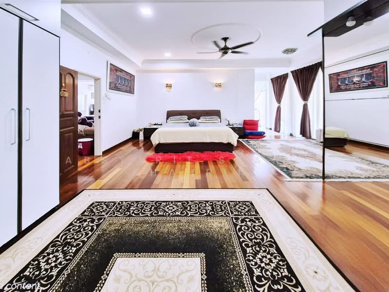 Semi-Detached House for Sale in Ampang Jaya (Ampang) - Absyarie Syafiq Shahrin - Master Bedroom - PropertyGuru.com.my