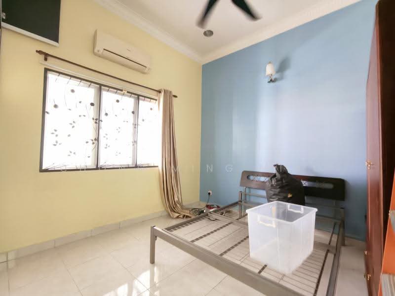 Semi-Detached House for Sale in Seremban (Negeri Sembilan) - Chong Ming Ming - Bedroom - PropertyGuru.com.my