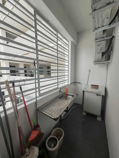 Pangsapuri untuk Disewa di Casa Kayangan - Qazin Khoo - Balcony - PropertyGuru.com.my