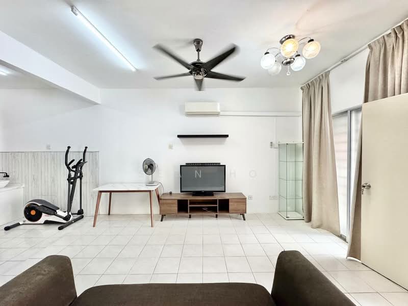 Rumah Teres 2 Tingkat untuk Dijual di Bandar Saujana Putra (Tanjong Duabelas) - Azira Ahmad - Living Room - PropertyGuru.com.my