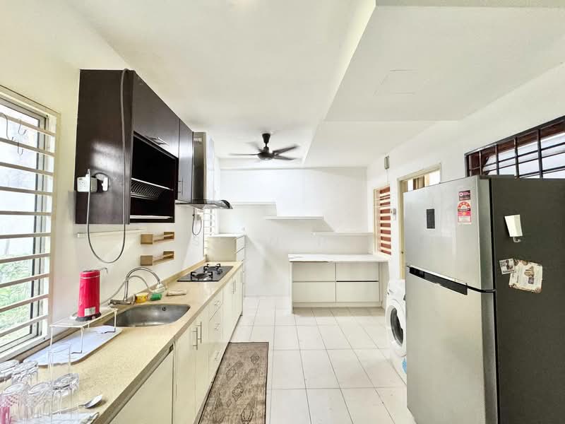 Rumah Teres 2 Tingkat untuk Dijual di Bandar Saujana Putra (Tanjong Duabelas) - Azira Ahmad - Kitchen - PropertyGuru.com.my