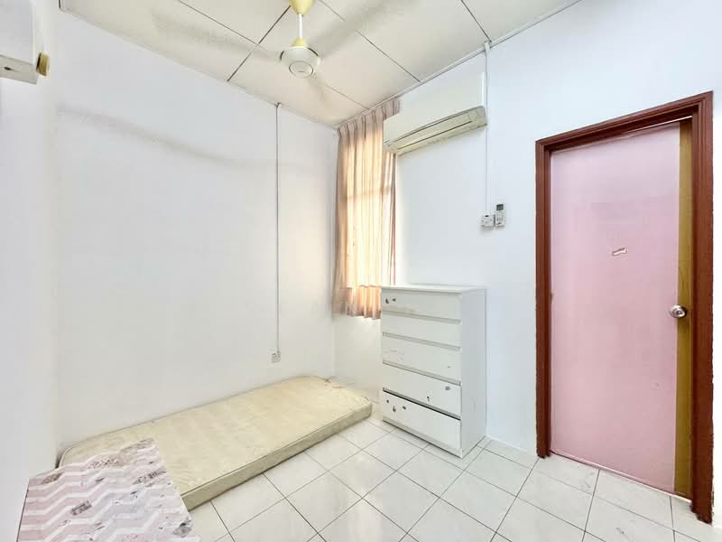 Rumah Teres 2 Tingkat untuk Dijual di Bandar Saujana Putra (Tanjong Duabelas) - Azira Ahmad - Bedroom - PropertyGuru.com.my