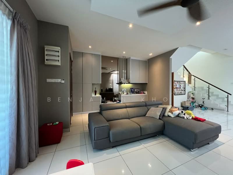 2-storey Terraced House for Sale in 16 Sierra (Puchong) - Benjamin Khor - Living Room - PropertyGuru.com.my