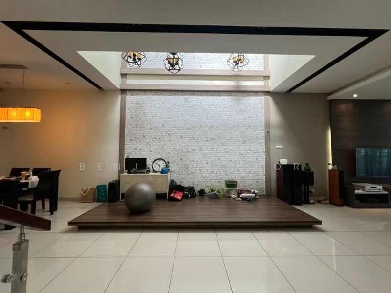 2-storey Terraced House for Sale in 16 Sierra (Puchong) - Benjamin Khor - Living Room - PropertyGuru.com.my