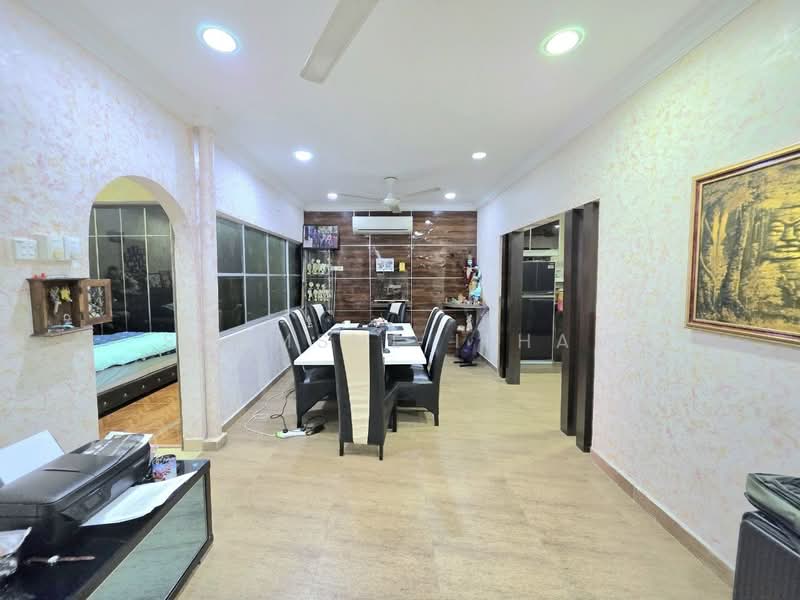 Rumah Teres 1 Tingkat untuk Dijual di Shah Alam (Selangor) - Syamsul Ilham - Dining Room - PropertyGuru.com.my
