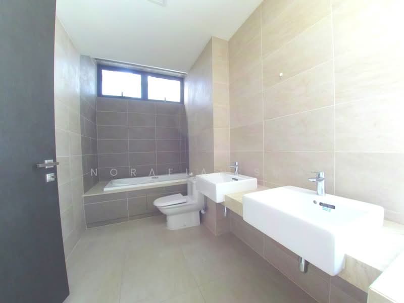 Rumah Teres 3 Tingkat untuk Dijual di Ampang (Kuala Lumpur) - Norafian SMH - Bathroom - PropertyGuru.com.my