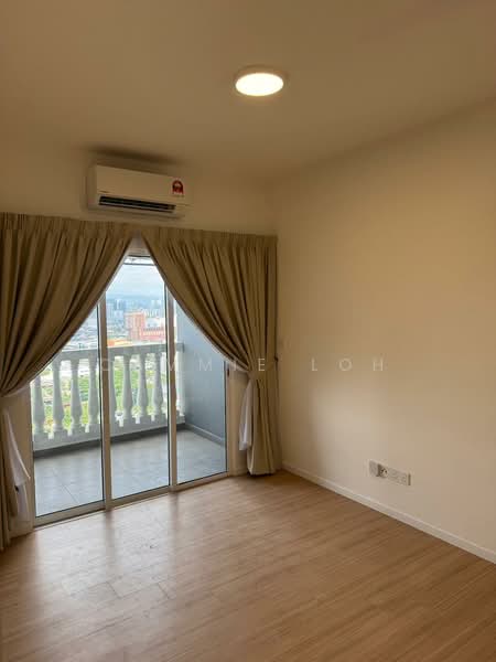 Servis Apartment untuk Disewa di Tuan 2egacy - Cammie Loh - Balcony - PropertyGuru.com.my