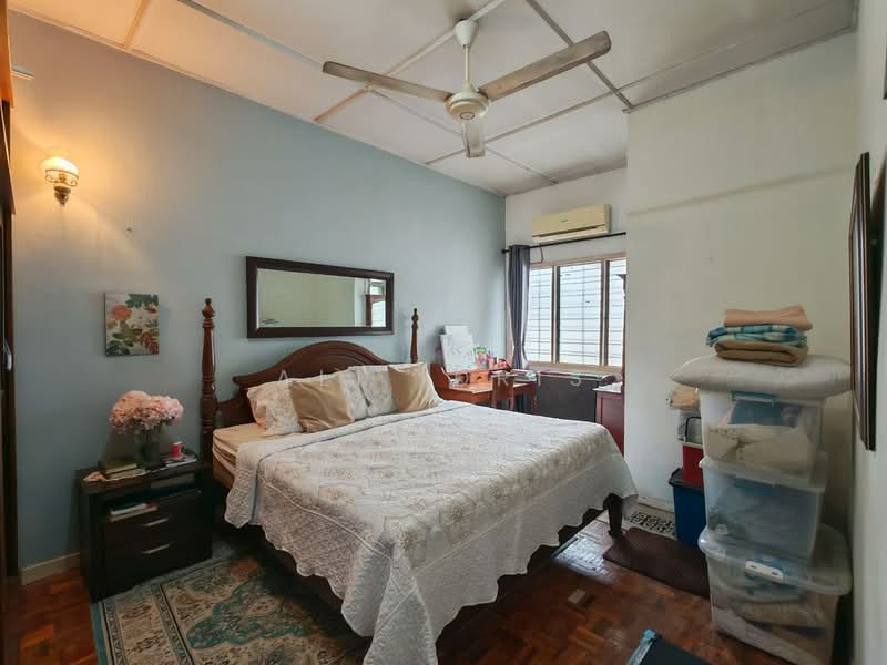 Rumah Teres 2 Tingkat untuk Dijual di Usj 4 (Subang Jaya) - Ali Idris - Bedroom - PropertyGuru.com.my