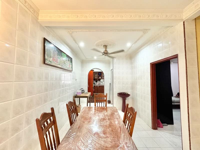 2-storey Terraced House for Sale in Dengkil (Selangor) - Azira Ahmad - Dining Room - PropertyGuru.com.my