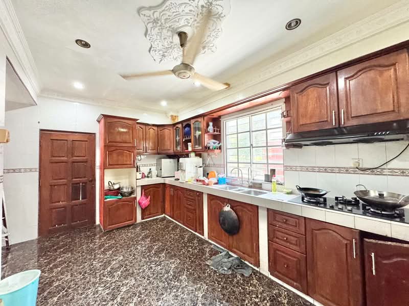 2-storey Terraced House for Sale in Dengkil (Selangor) - Azira Ahmad - Kitchen - PropertyGuru.com.my