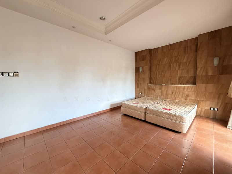 Bungalow for Sale in Taman Bukit Tiara (Cheras) - Angel Yeoh - Bedroom - PropertyGuru.com.my