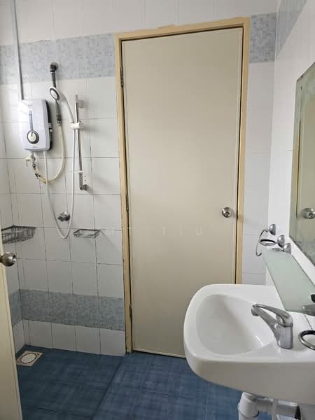 2.5-storey Terraced House for Rent in Sering Ukay (Ampang) - MT Tiu - Bathroom - PropertyGuru.com.my