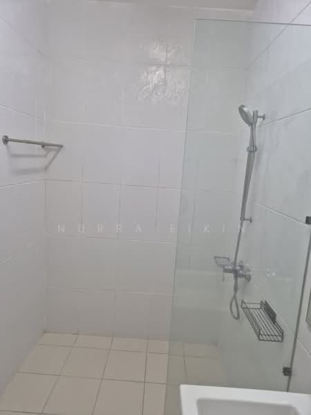 Condominium for Rent at Sri Putramas III / Royal Regent - Nurra Eikin - Bathroom - PropertyGuru.com.my