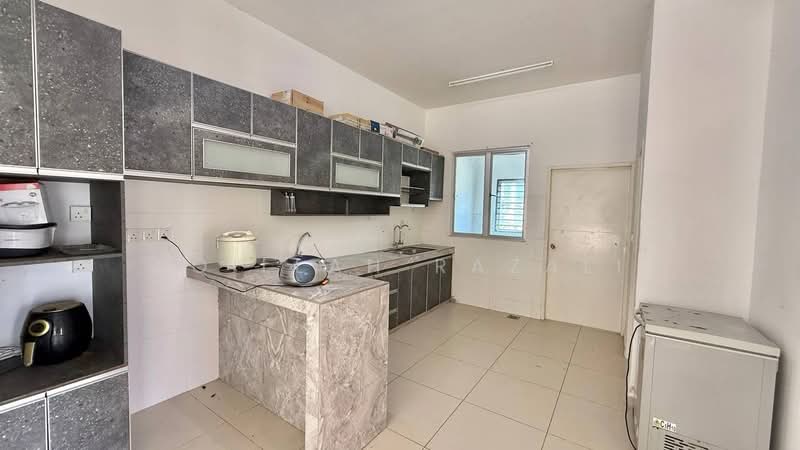 Rumah Teres 2 Tingkat untuk Dijual di Taman Tiara Sendayan (Bandar Sri Sendayan) - Aqillah Razali - Kitchen - PropertyGuru.com.my