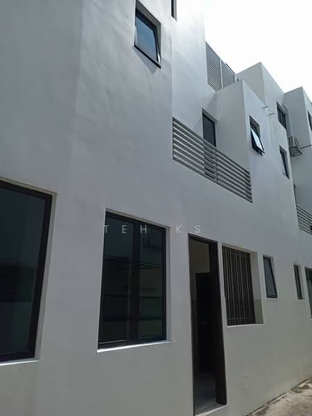 3-storey Terraced House for Rent in Setia Alam (Selangor) - Teh KS - Exterior - PropertyGuru.com.my