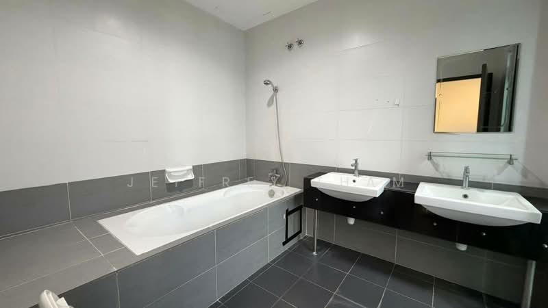 Rumah Teres 3 Tingkat untuk Disewa di Batu Caves (Selangor) - Jeffrey Tham - Bathroom - PropertyGuru.com.my