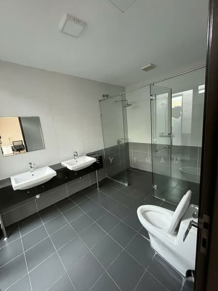 Rumah Teres 3 Tingkat untuk Disewa di Batu Caves (Selangor) - Jeffrey Tham - Bathroom - PropertyGuru.com.my