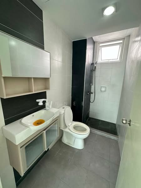 Condominium for Sale at Summer Place - Xinnee . - Bathroom - PropertyGuru.com.my