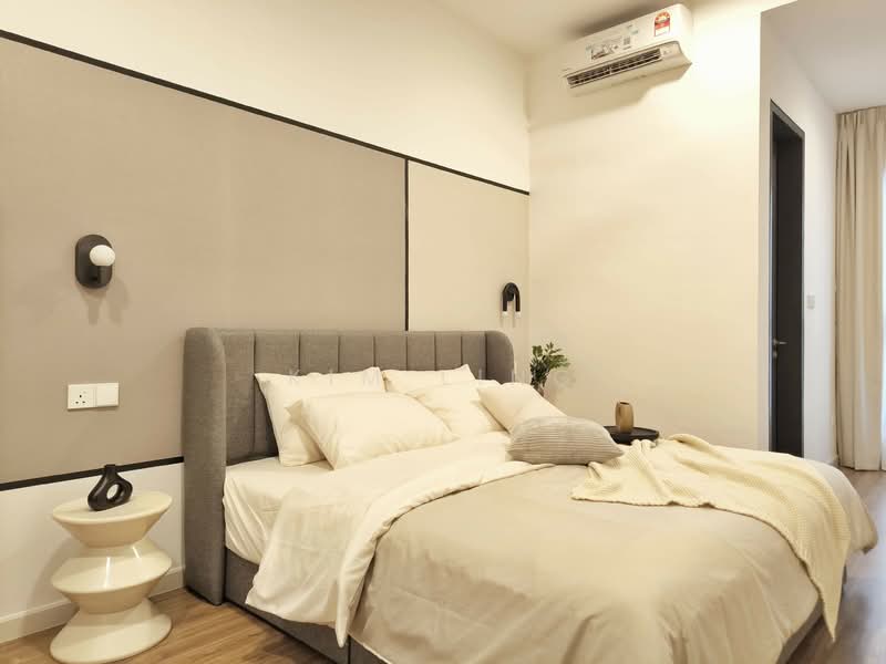 Servis Apartment untuk Disewa di Sunway Velocity TWO - Kim Ling - Master Bedroom - PropertyGuru.com.my