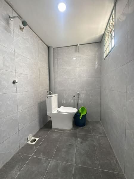 Apartment for Sale at Pangsapuri Mutiara Subang - Syamsul Ilham - Bathroom - PropertyGuru.com.my