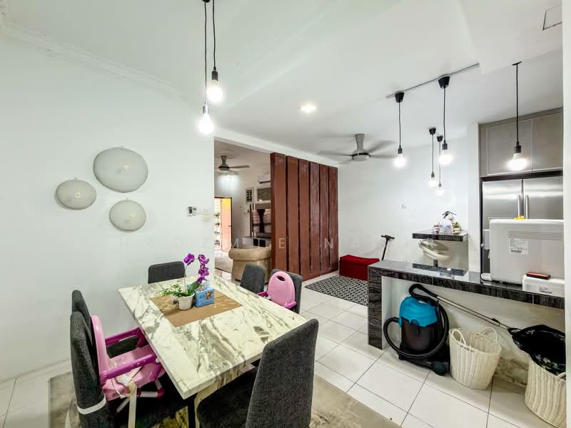 Rumah Teres 2 Tingkat untuk Dijual di Sepang (Selangor) - Nadzmie Nasir - Dining Room - PropertyGuru.com.my