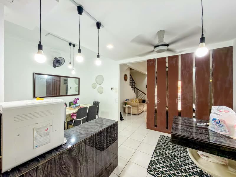 Rumah Teres 2 Tingkat untuk Dijual di Sepang (Selangor) - Nadzmie Nasir - Dining Room - PropertyGuru.com.my
