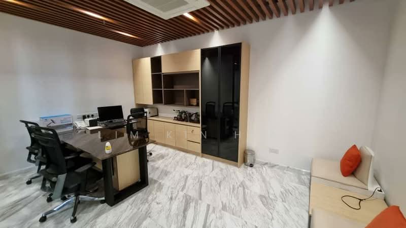 For Rent - Plaza Arkadia (Shops, Offices, Sohos)