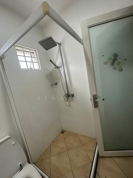 3-storey Terraced House for Sale in Island Glades (Jelutong) - Xinnee . - Bathroom - PropertyGuru.com.my