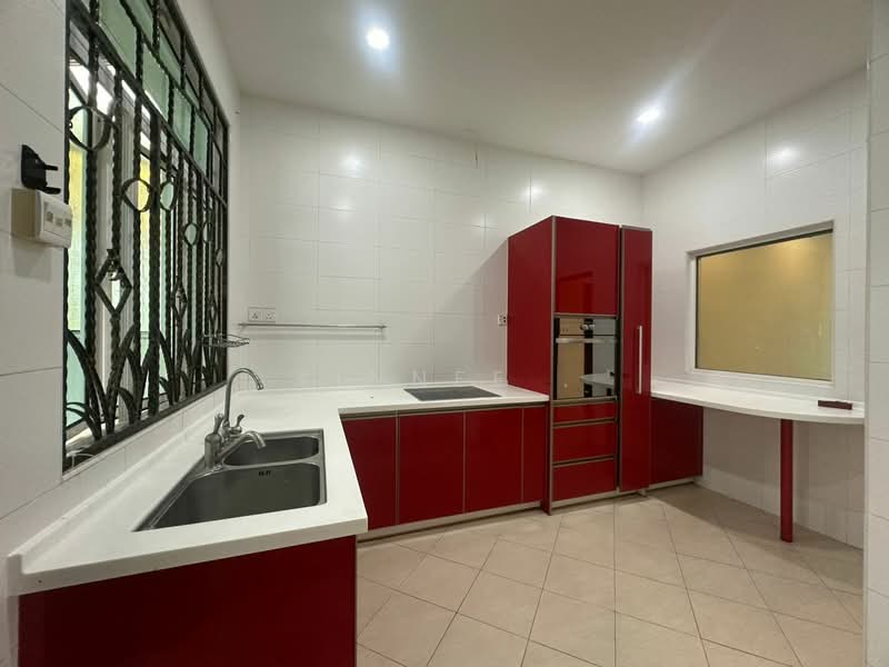 3-storey Terraced House for Sale in Island Glades (Jelutong) - Xinnee . - Kitchen - PropertyGuru.com.my