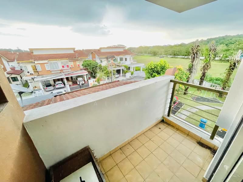 Semi-Detached House for Sale in Puchong (Selangor) - Nur Alia Omar - Balcony - PropertyGuru.com.my