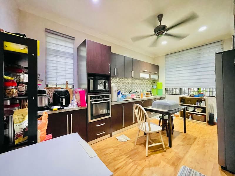 Semi-Detached House for Sale in Puchong (Selangor) - Nur Alia Omar - Kitchen - PropertyGuru.com.my