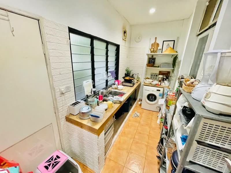 Semi-Detached House for Sale in Puchong (Selangor) - Nur Alia Omar - Kitchen - PropertyGuru.com.my