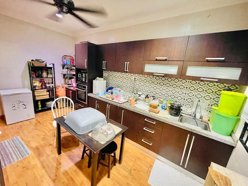 Semi-Detached House for Sale in Puchong (Selangor) - Nur Alia Omar - Kitchen - PropertyGuru.com.my