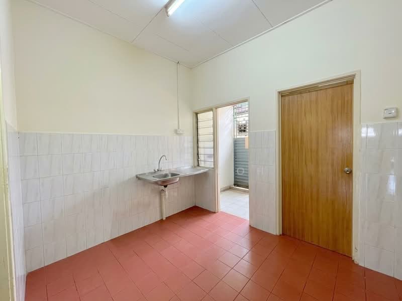 1-storey Terraced House for Sale in Saujana Puchong (Puchong) - Evan Goh - Kitchen - PropertyGuru.com.my