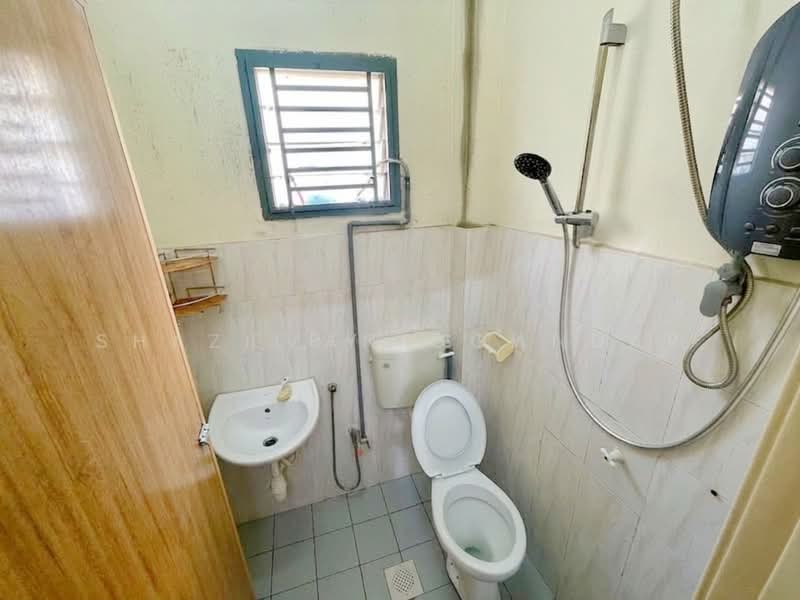 1-storey Terraced House for Sale in Saujana Puchong (Puchong) - Evan Goh - Bathroom - PropertyGuru.com.my