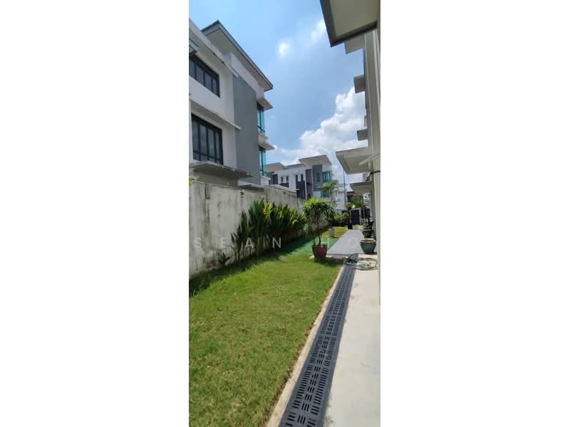 Semi-Detached House for Sale in Kajang (Selangor) - Azira Ahmad - Exterior - PropertyGuru.com.my