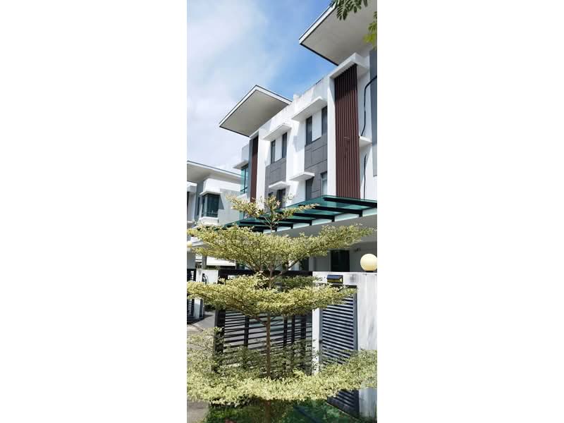 Semi-Detached House for Sale in Kajang (Selangor) - Azira Ahmad - Exterior - PropertyGuru.com.my