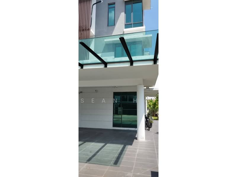Semi-Detached House for Sale in Kajang (Selangor) - Azira Ahmad - Car Porch - PropertyGuru.com.my
