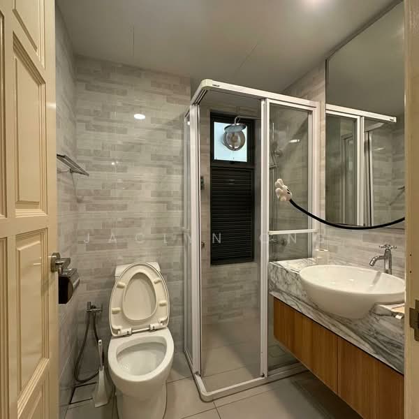 Servis Apartment untuk Dijual di Saujana Residency - Jaclyn Ong - Bathroom - PropertyGuru.com.my