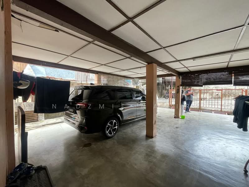 Bungalow for Sale in Ampang (Selangor) - Nadzmie Nasir - Car Park - PropertyGuru.com.my