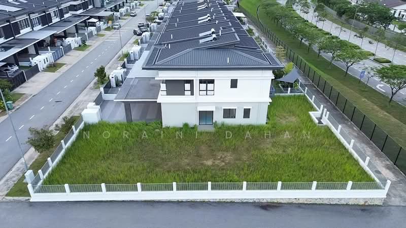 Semi-Detached House for Sale in Sungai Buloh (Selangor) - Noraini Dahan - Exterior - PropertyGuru.com.my