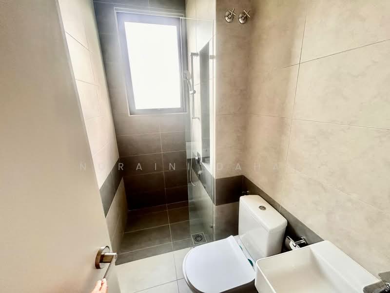 Semi-Detached House for Sale in Sungai Buloh (Selangor) - Noraini Dahan - Bathroom - PropertyGuru.com.my